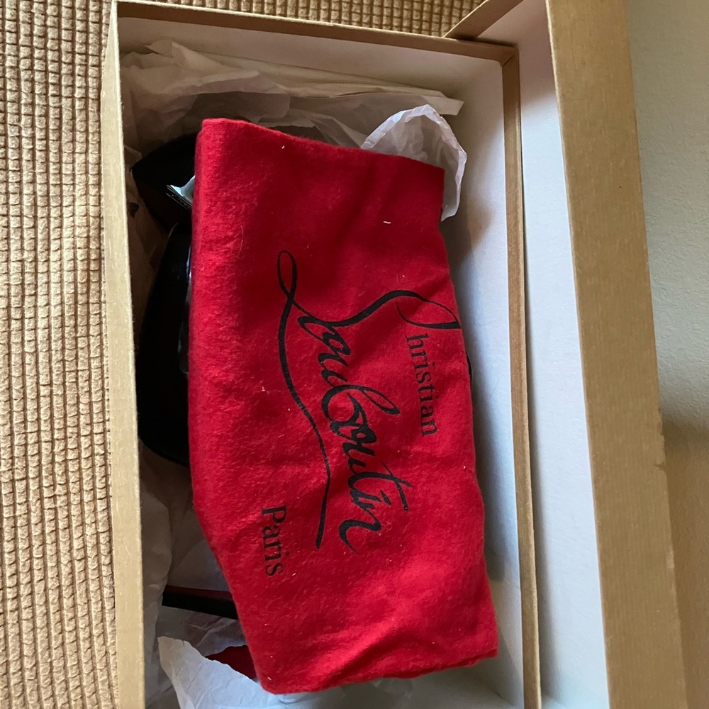 Christian Louboutin. Black pumps. Designer women’s shoes. Excellent Condition. - Picture 3 of 11